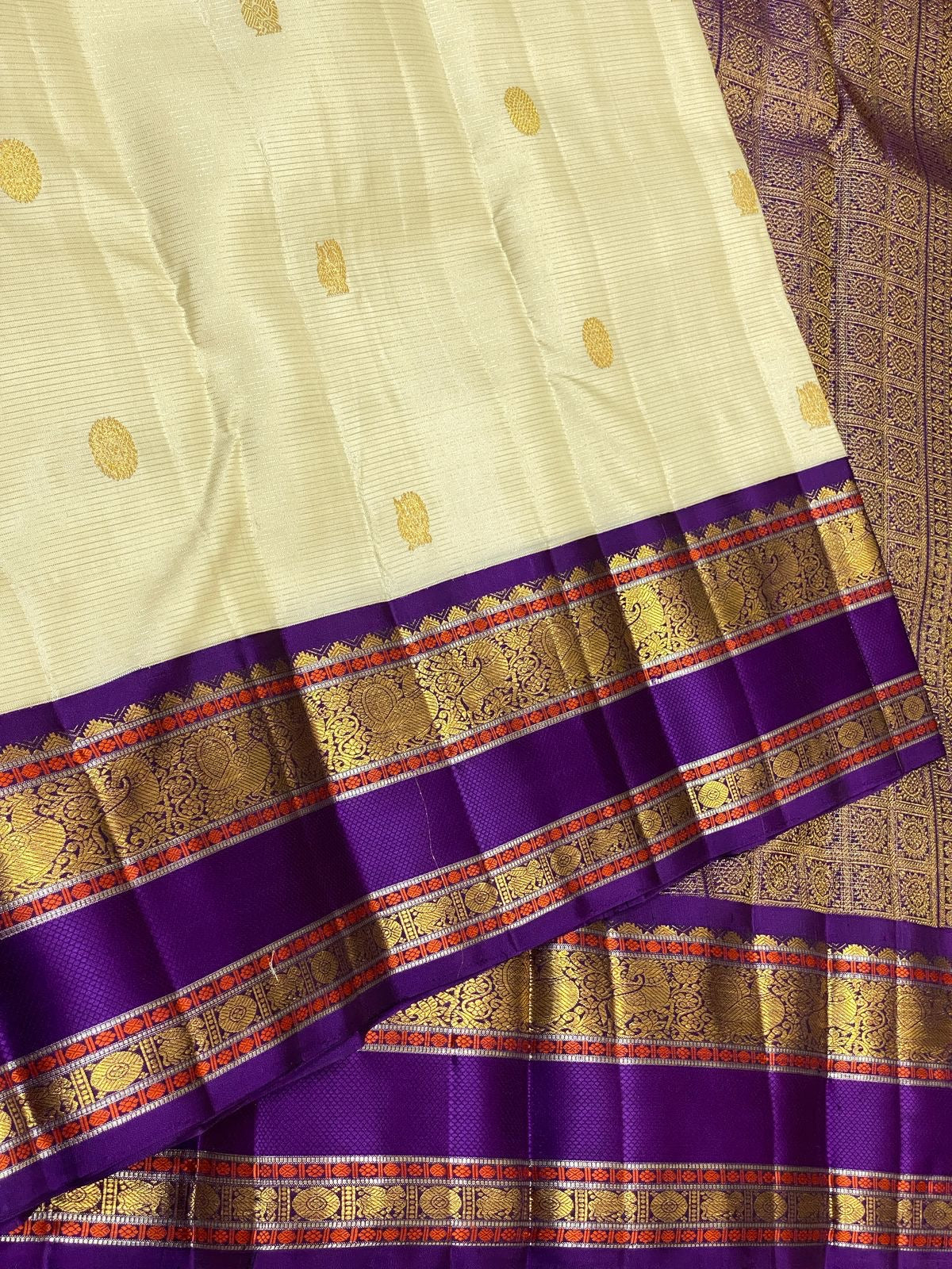 Classic Butter Cream & Aubergine 2gm Zari Elegance Kanchipuram Handloom Silk Saree SS25321