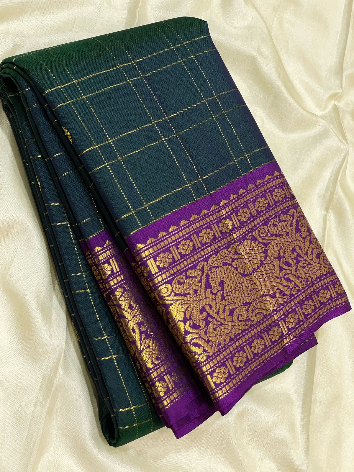 Classic Peacock Green & Fuchsia Pink 2gm Zari Vaira Oosi Elegance Kanchipuram Handloom Silk Saree SS25325