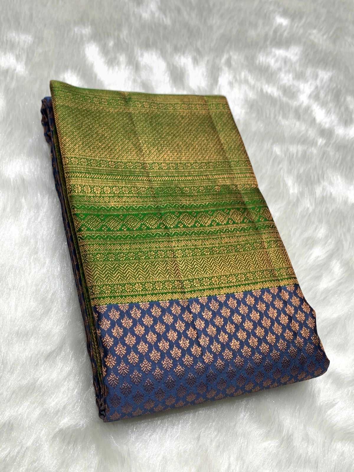 Classic Steel Blue & Green 2gm Zari Elegance Kanchipuram Handloom Silk Saree SS25436