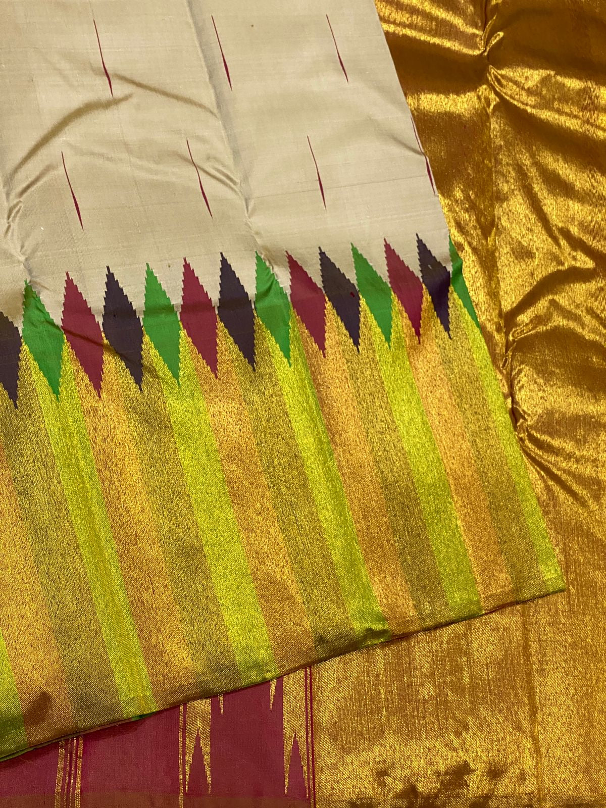 Classic Off White Multi Colored 2gm Zari Elegance Kanchipuram Handloom Silk Saree SS25170