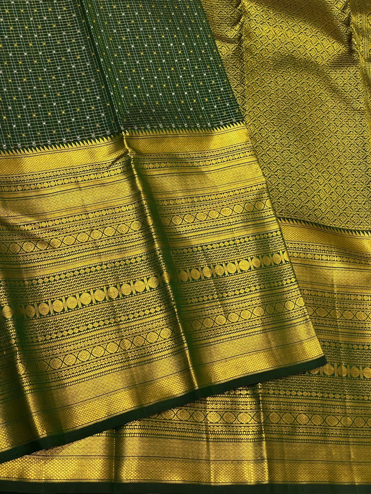 Classic Bottle Green 2gm Zari Vaira Oosi Check Butta Elegance Kanchipuram Handloom Silk Saree SS23619