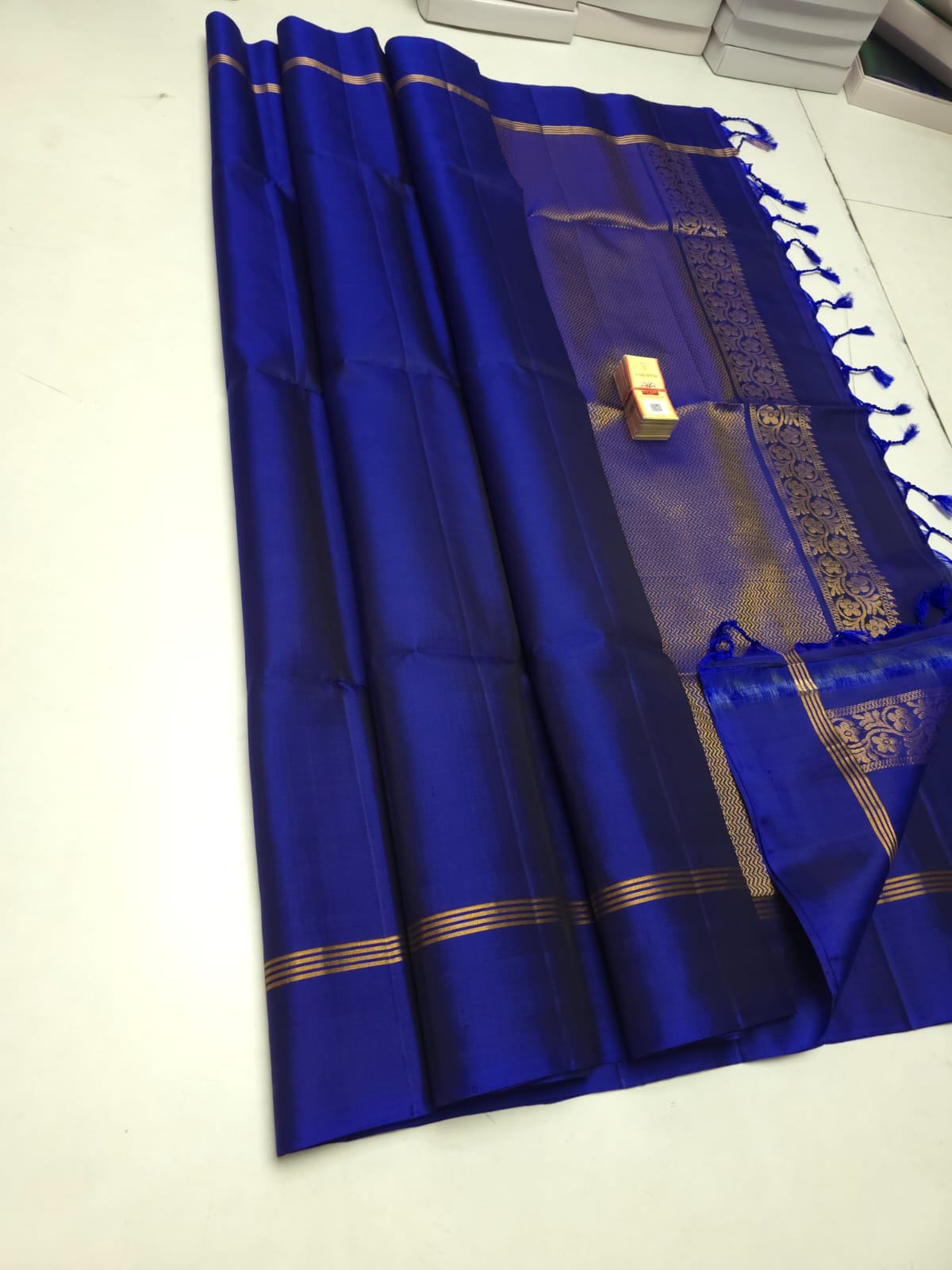 Classic Royal Blue Elegance Plain Handloom Soft Silk Saree SS25464