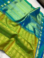 Load image into Gallery viewer, Classic Spring Green &amp; Teal Blue 2gm Zari Elegance Kanchipuram Handloom Silk Saree SS27503
