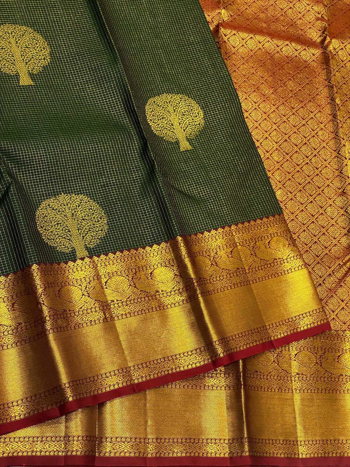 Classic Bottle Green & Brick Red 2gm Zari Vaira Oosi check Butta Bridal Elegance Kanchipuram Handloom Silk Saree SS23620