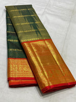 Load image into Gallery viewer, Classic Deep Green &amp; Orange 3gm Zari Elegance Kanchipuram Handloom Silk Saree SS27256
