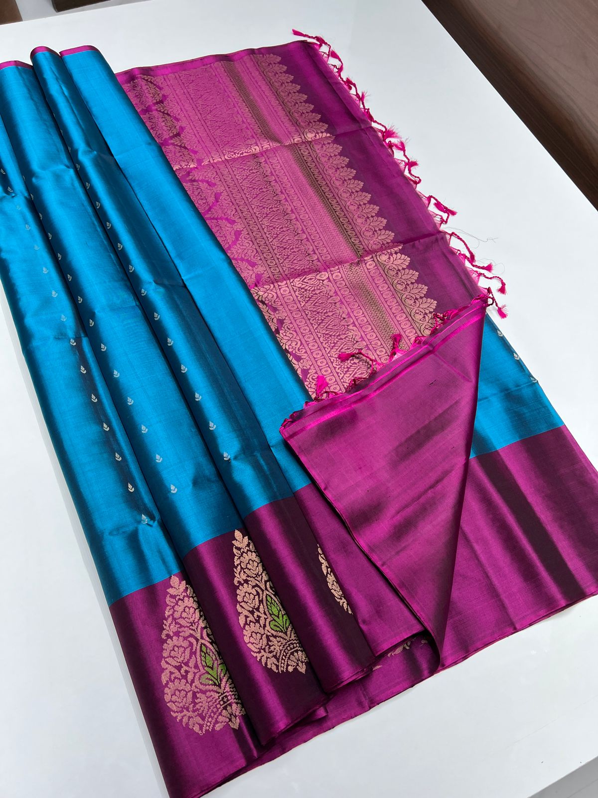 Classic Azure Blue & Wine Red Elegance Handloom Soft Silk Saree SS26537