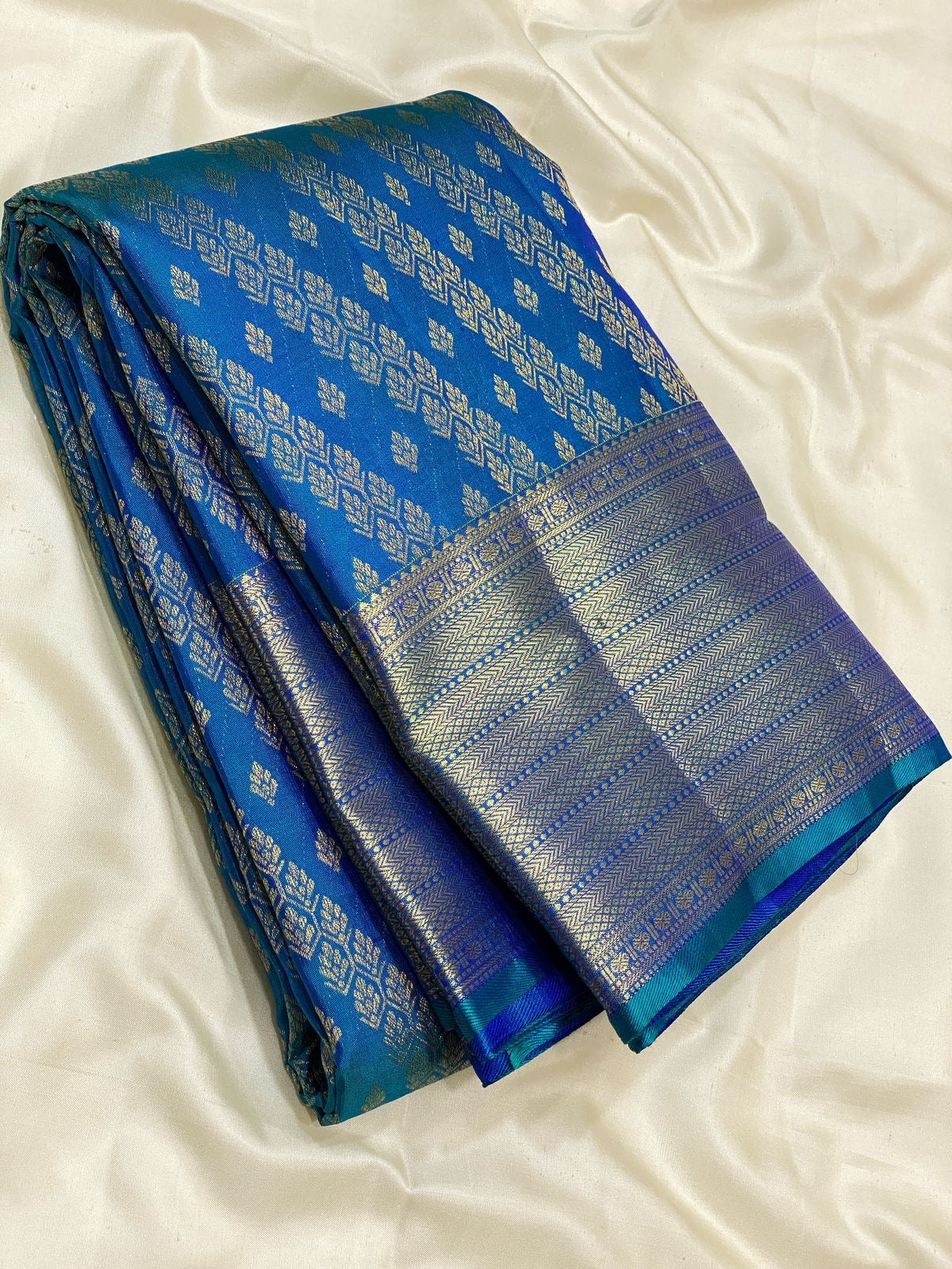 Classic Peacock Blue 2gm Zari Kanchipuram Handloom Silk Saree SS25615