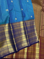 Load image into Gallery viewer, Classic Peacock Blue &amp; Dark Plum 2gm Zari Vaira Oosi Checks Elegance Kanchipuram Handloom Silk Saree SS28080
