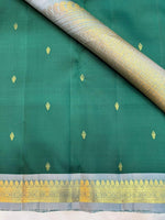 Load image into Gallery viewer, Classic White &amp; Green 1gm Zari Elegance Kanchipuram Handloom Silk Saree SS27071
