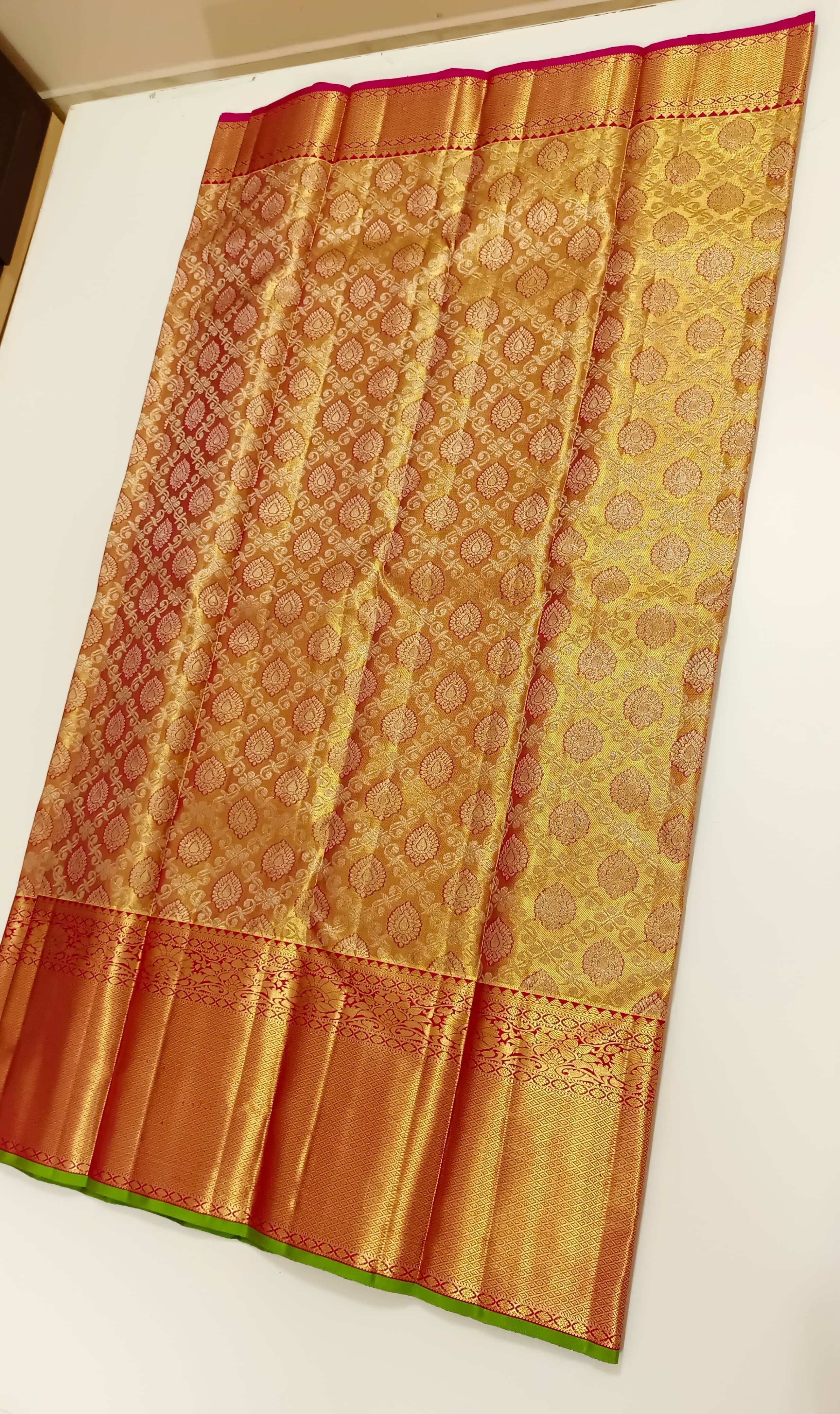 Classic Gold & Red Elegance Kanchipuram Handloom Silk Saree SS24819