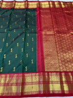 Load image into Gallery viewer, Classic Dark Green &amp; Red 2gm Zari Elegance Kanchipuram Handloom Silk Saree SS23780
