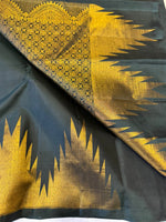 Load image into Gallery viewer, Classic Dark Pine Green 2gm Zari Kanchipuram Handloom Silk Saree SS26904
