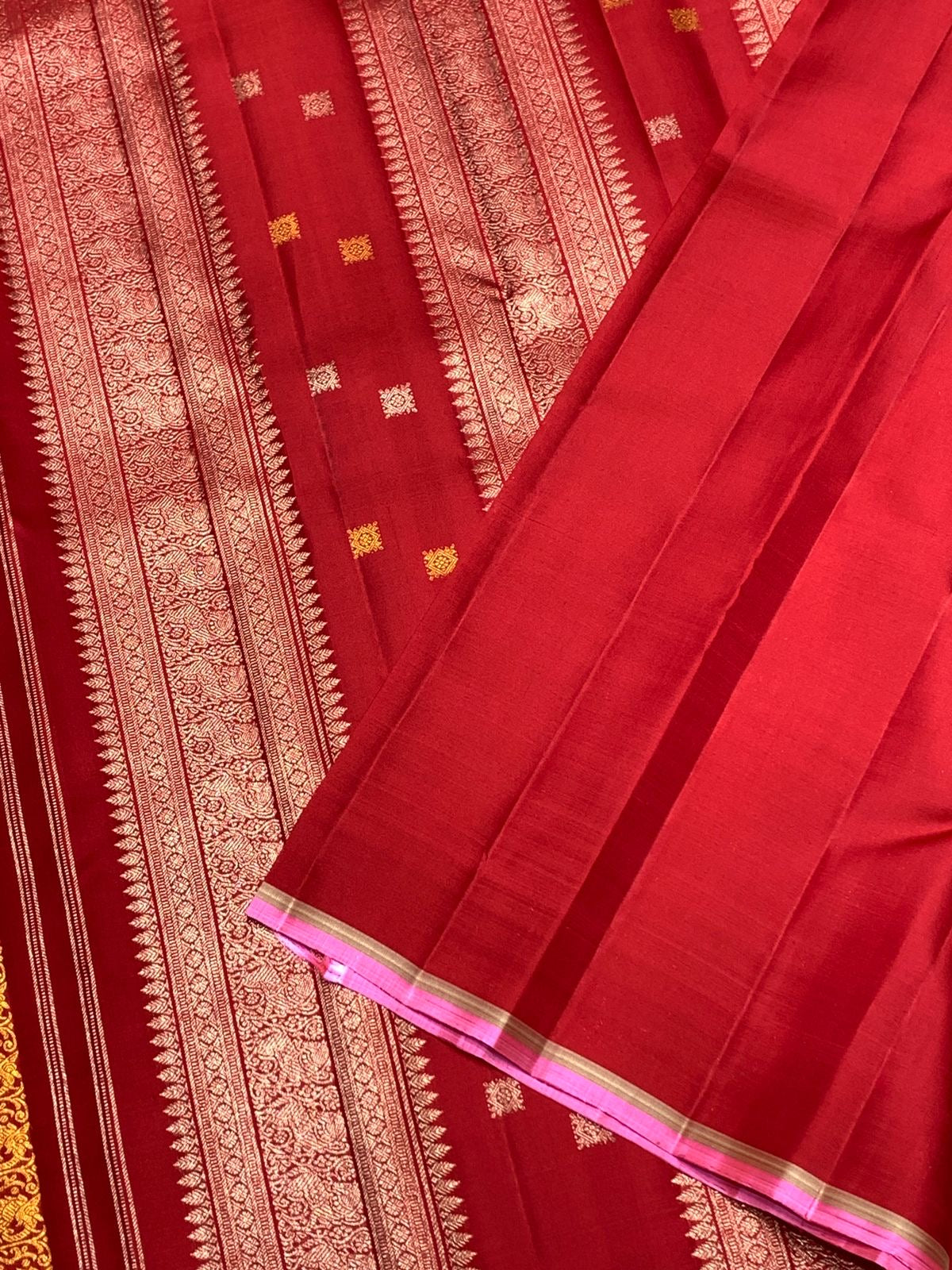 Classic Carmine Red 2gm Zari Kanchipuram Handloom Silk Saree SS26100