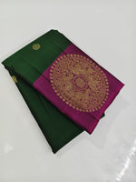 Load image into Gallery viewer, Classic Dark Green &amp; Wine Red 2gm Zari Kanchipuram Handloom Silk Saree SS25758
