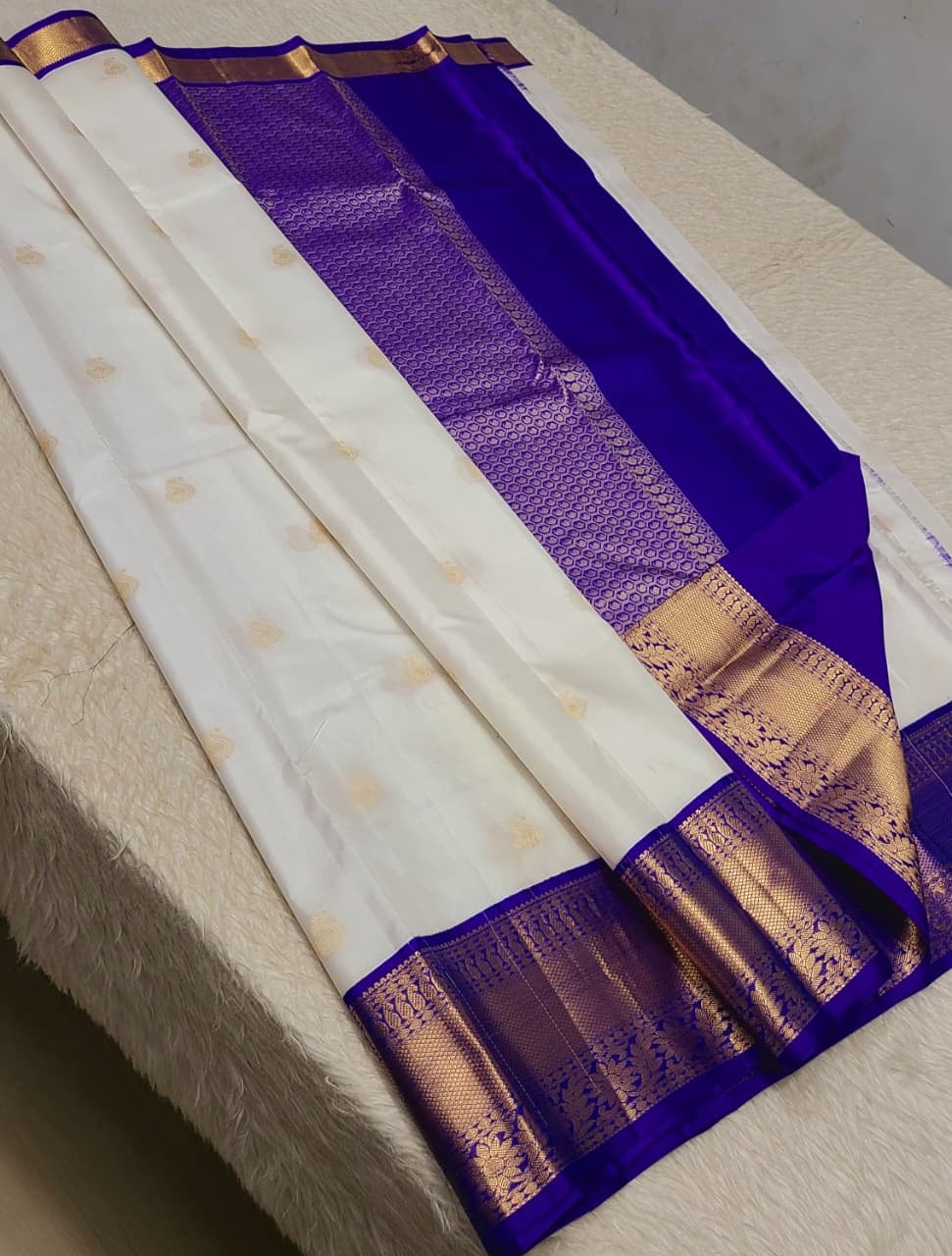 Classic White & Robin Blue 1gm Zari Kanchipuram Handloom Silk Saree SS26549