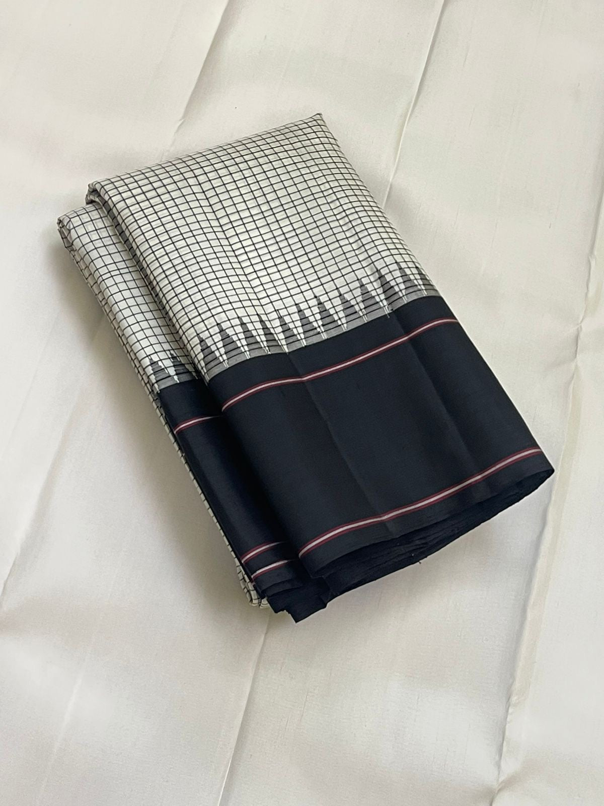 Classic White & Black Checker Elegance Kanchipuram Handloom Silk Saree SS24718