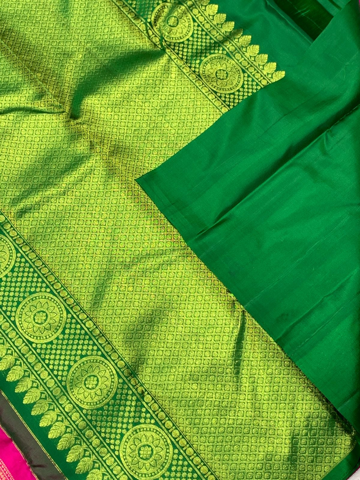 Classic Deep Pink & Green 2gm Zari Kanchipuram Handloom Silk Saree SS25850