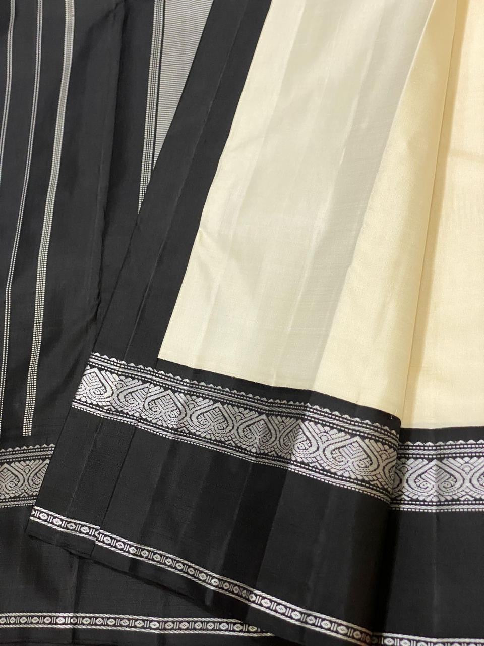 Classic Cream & Black Kanchipuram Handloom Silk Saree SS26333