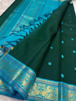 Load image into Gallery viewer, Classic Deep Green &amp; Ice Blue Elegance Kanchipuram Handloom Silk Saree SS27242
