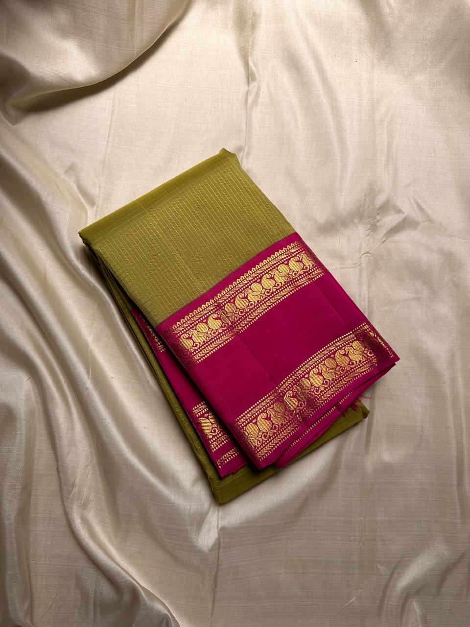 Classic Olive Green & Magenta 2gm Zari Elegance Kanchipuram Handloom Silk Saree SS23737