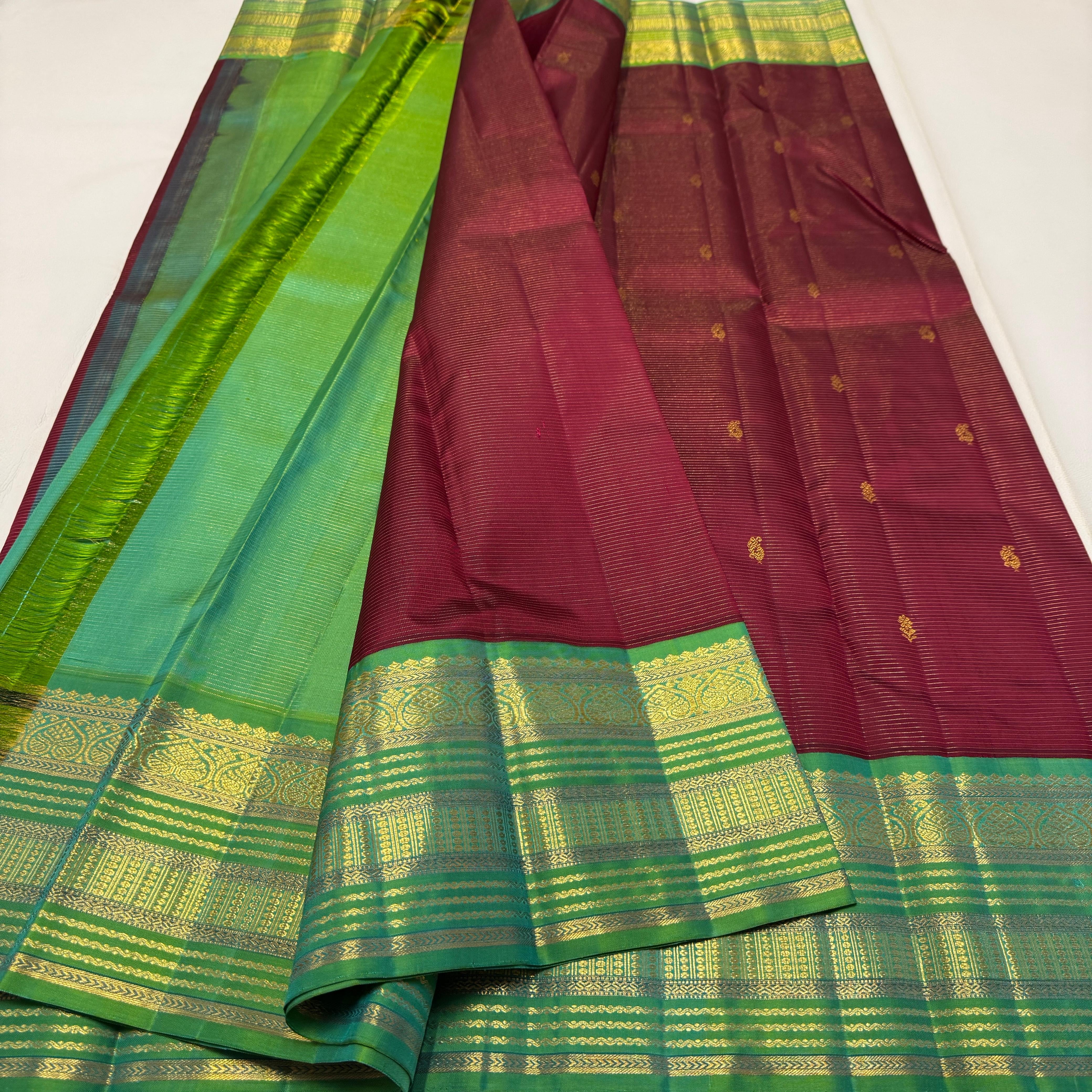 Classic Mahogany Red & Green Vaira Oosi 2gm Zari Kanchipuram Handloom Silk Saree SS25938