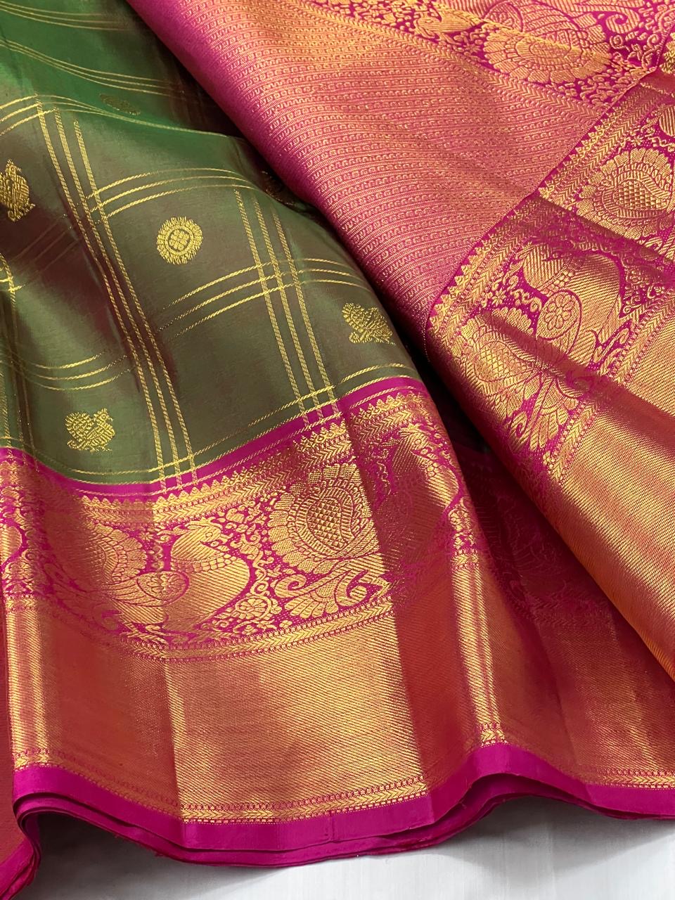 Classic Olive Green & Dark Pink 2gm Zari Elegance Kanchipuram Handloom Silk Saree SS25243