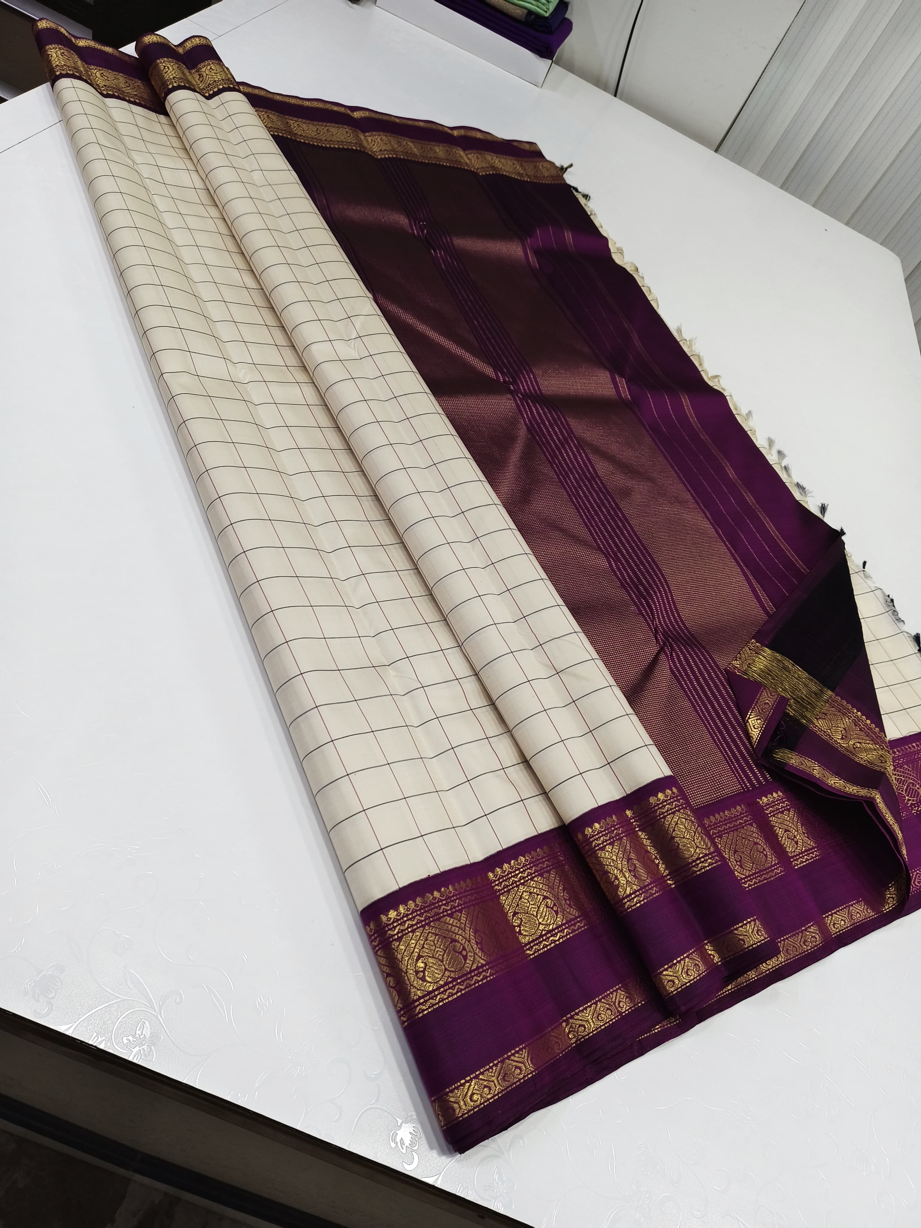 Classic Butter Cream & Plum 2gm Zari Korvai Brocade Elegance Kanchipuram Silk Saree SS23894