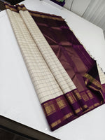 Load image into Gallery viewer, Classic Butter Cream &amp; Plum 2gm Zari Korvai Brocade Elegance Kanchipuram Silk Saree SS23894
