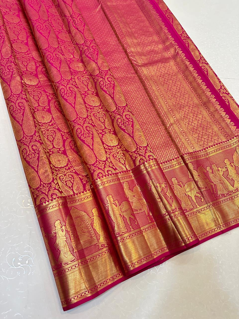 Classic Wine Fuchsia Elegance Kanchipuram Handloom Silk Saree SS24697