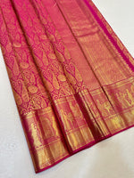 Load image into Gallery viewer, Classic Wine Fuchsia Elegance Kanchipuram Handloom Silk Saree SS24697
