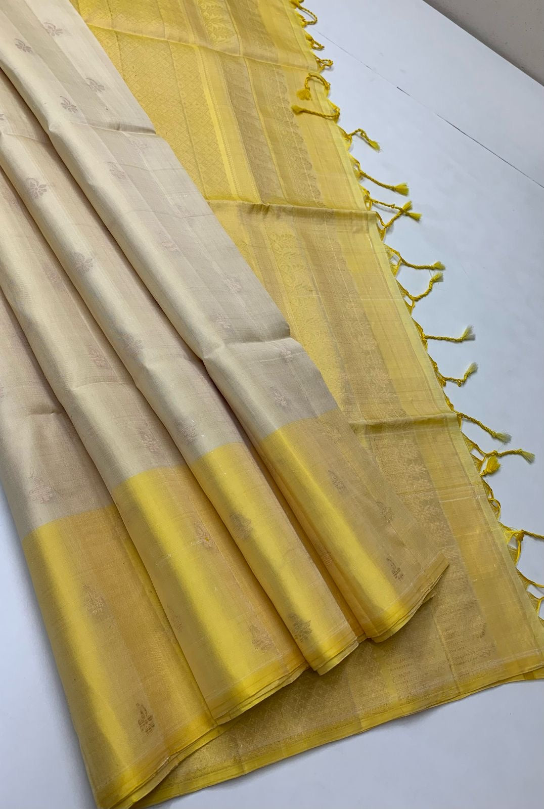 Classic Oatmeal Beige & Sunny Yellow Elegance Handloom Soft Silk Saree SS24570