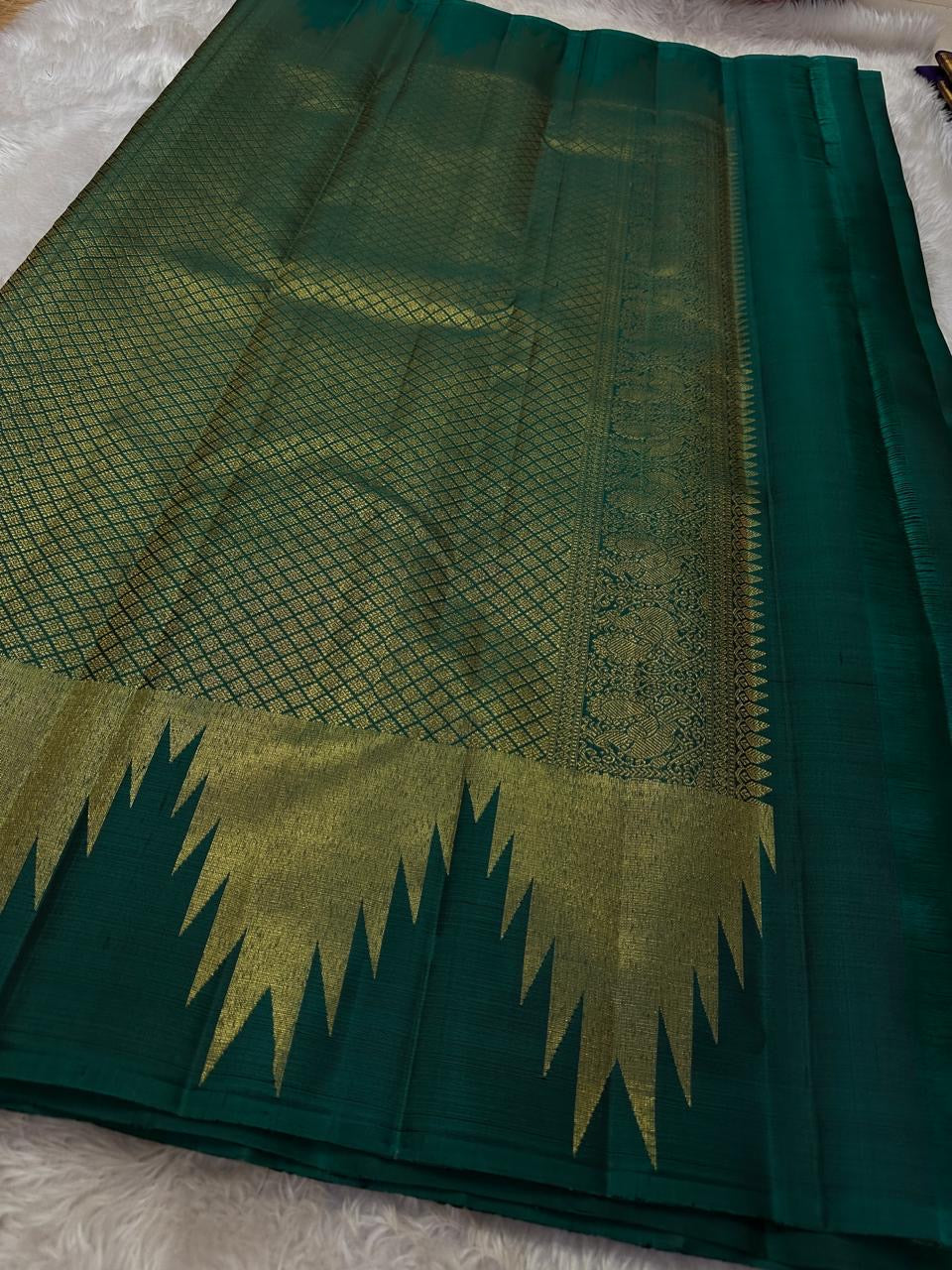 Classic Emerald Green Elegance Kanchipuram Handloom Silk Saree SS24851