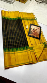 Load image into Gallery viewer, Classic Bottle Green &amp; Mango Yellow Kanchipuram Handloom Silk Saree SS26262

