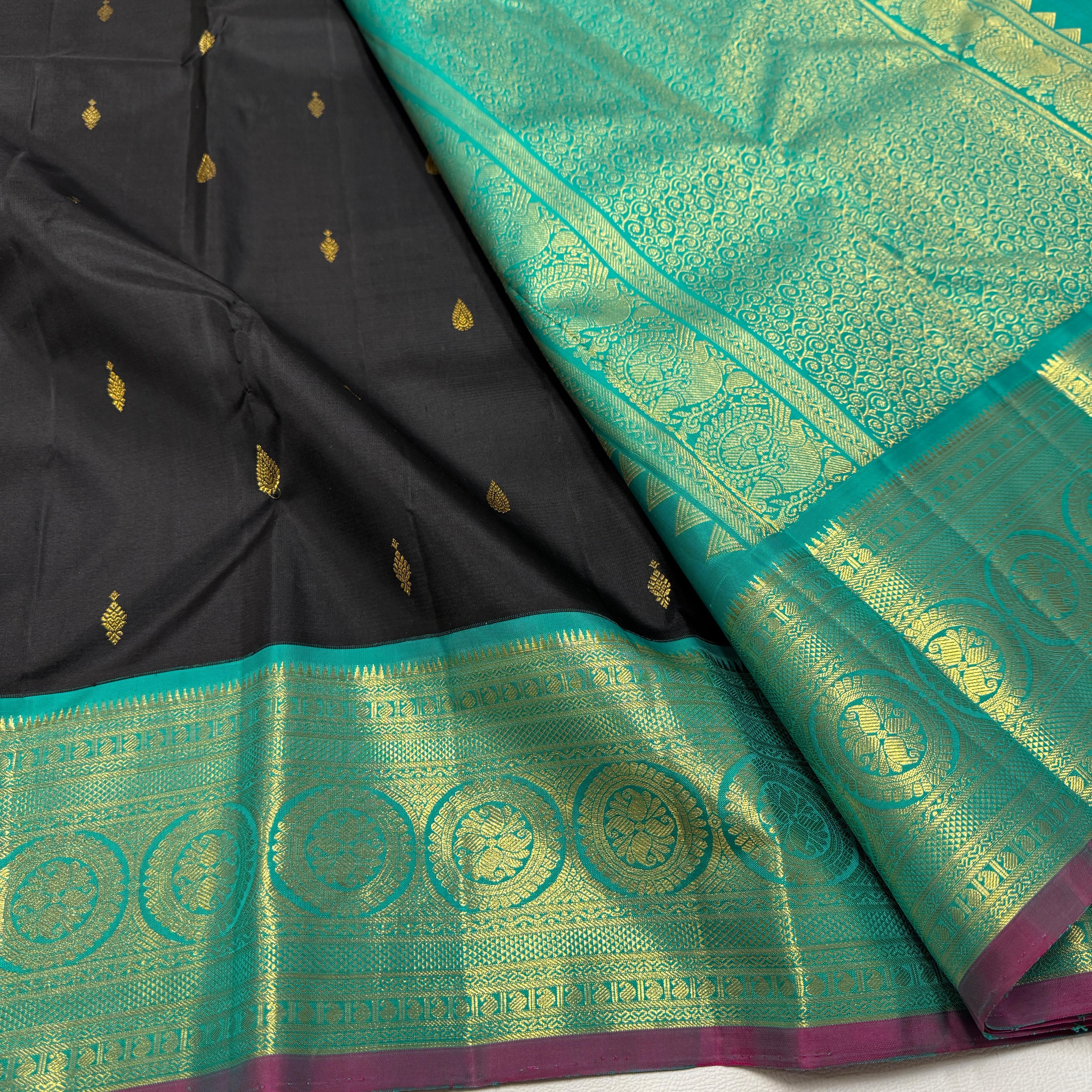 Classic Charcoal Black & Turquoise Green 2gm Zari Kanchipuram Handloom Silk Saree SS25636