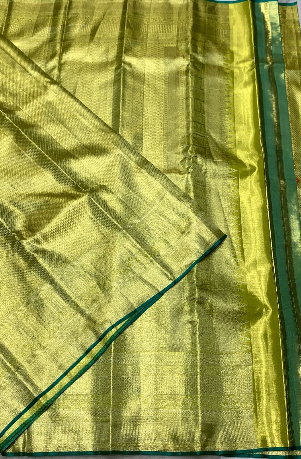 Classic Gold Green Bridal Elegance Kanchipuram Handloom Silk Saree SS24860