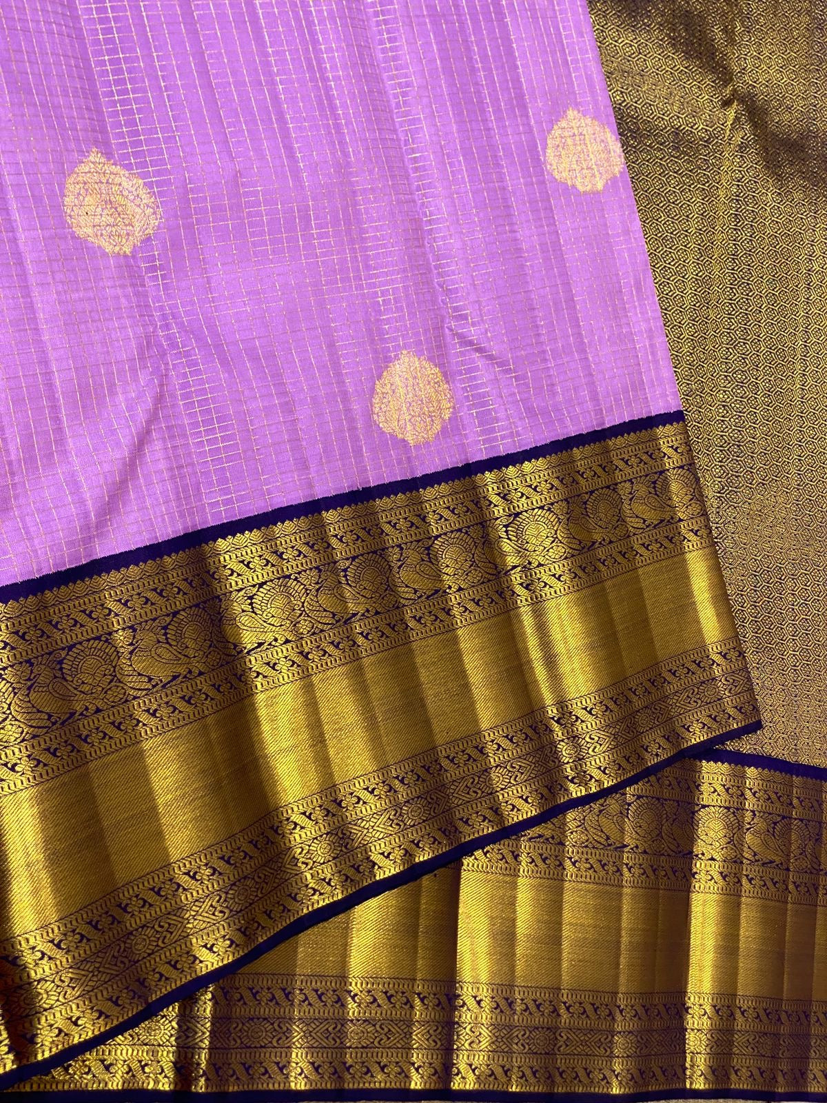 Classic Lavender & Navy Blue 2gm Zari Vaira Oosi Checks Butta Kanchipuram Handloom Silk Saree SS26319