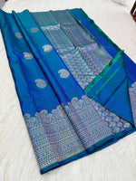 Load image into Gallery viewer, Classic Deep Azure Blue Vaira Oosi Elegance Kanchipuram Handloom Silk Saree SS27776
