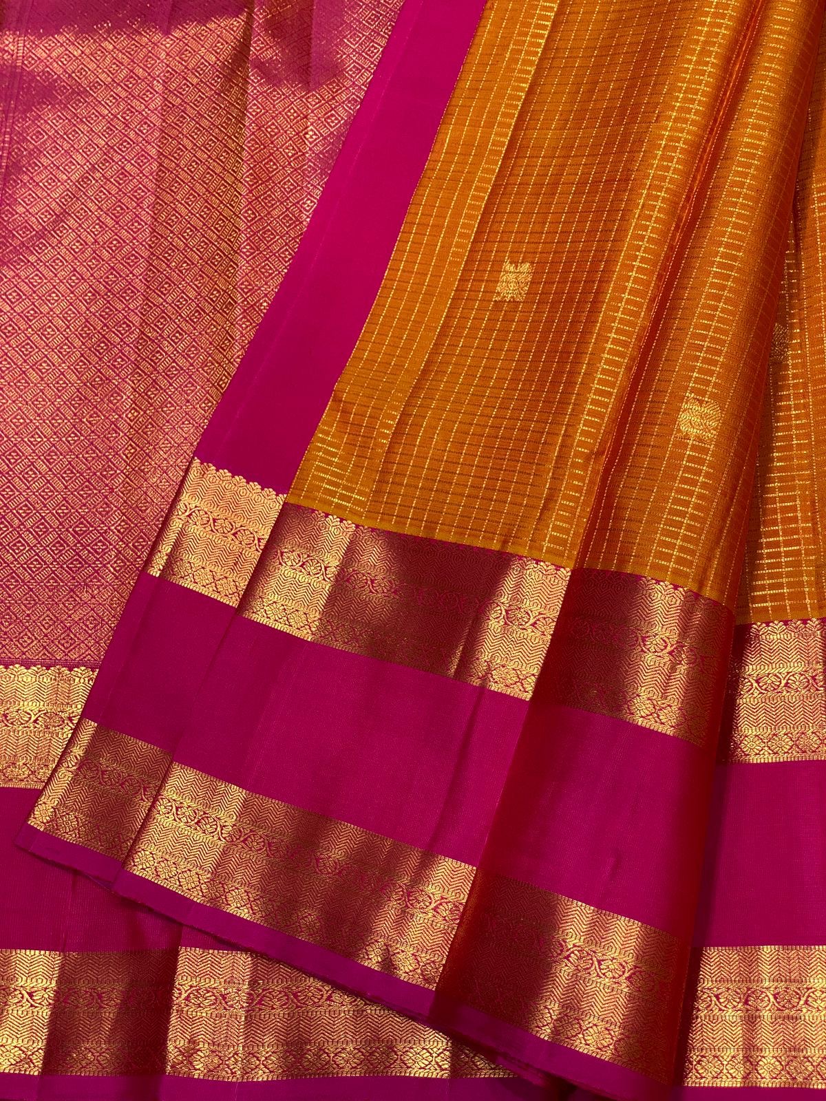 Classic Mustard Orange & Fuchsia Pink 2gm Zari Vaira Oosi Elegance Kanchipuram Handloom Silk Saree SS25329