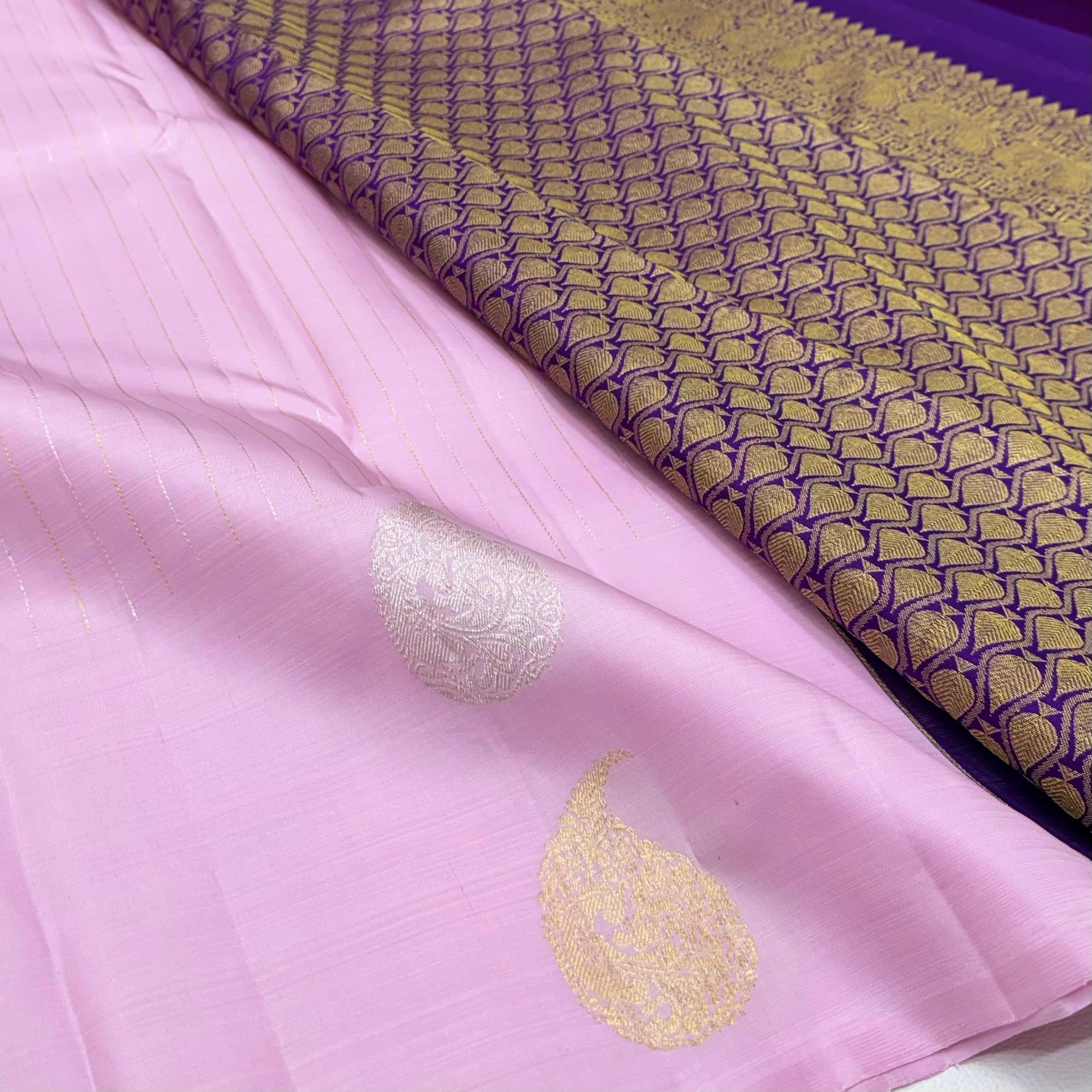 Classic Lilac & Purple 1gm Zari Elegance Kanchipuram Handloom Silk Saree SS24769