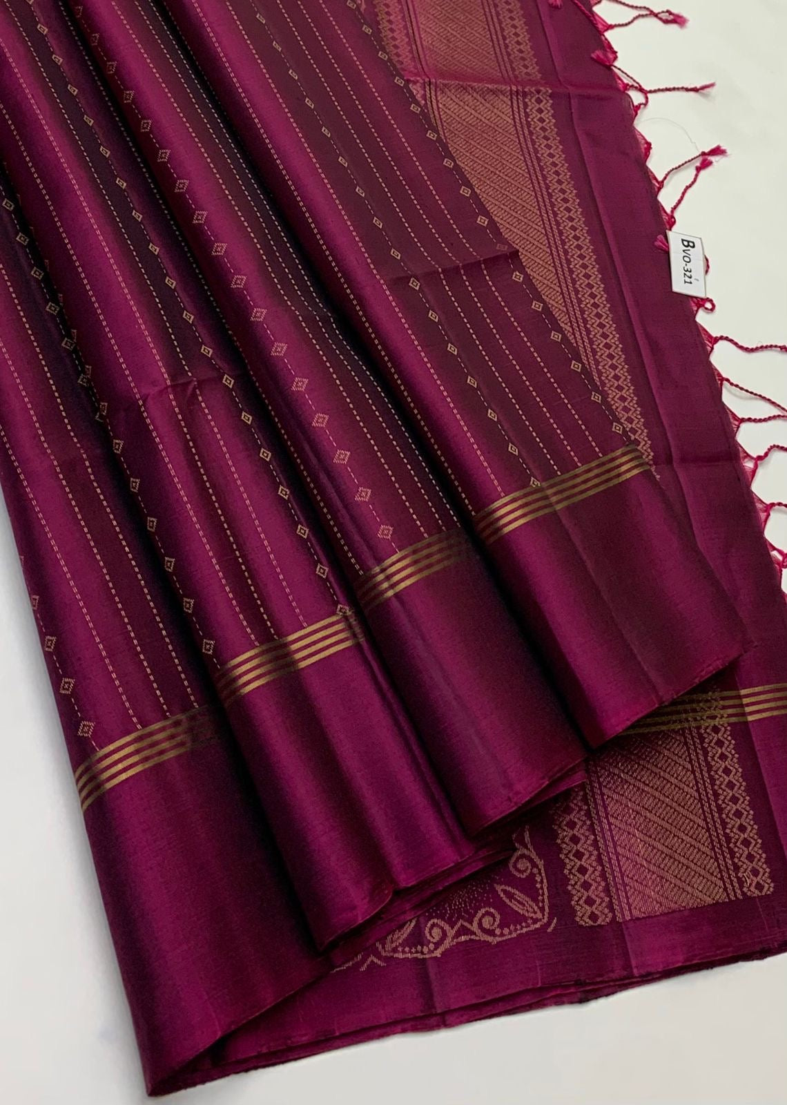 Classic Wine Red Elegance Handloom Soft Silk Saree SS25658