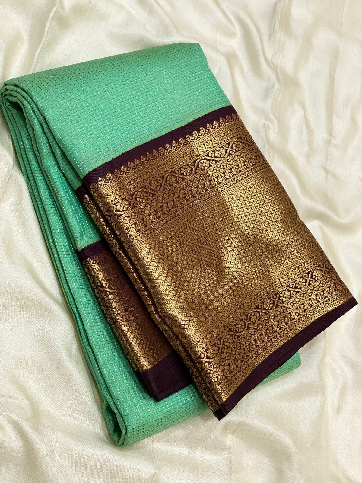 Classic Sea Green & Dark Chocolate Brown 1gm Zari Vaira Oosi Checks Elegance Kanchipuram Handloom Silk Saree SS25498