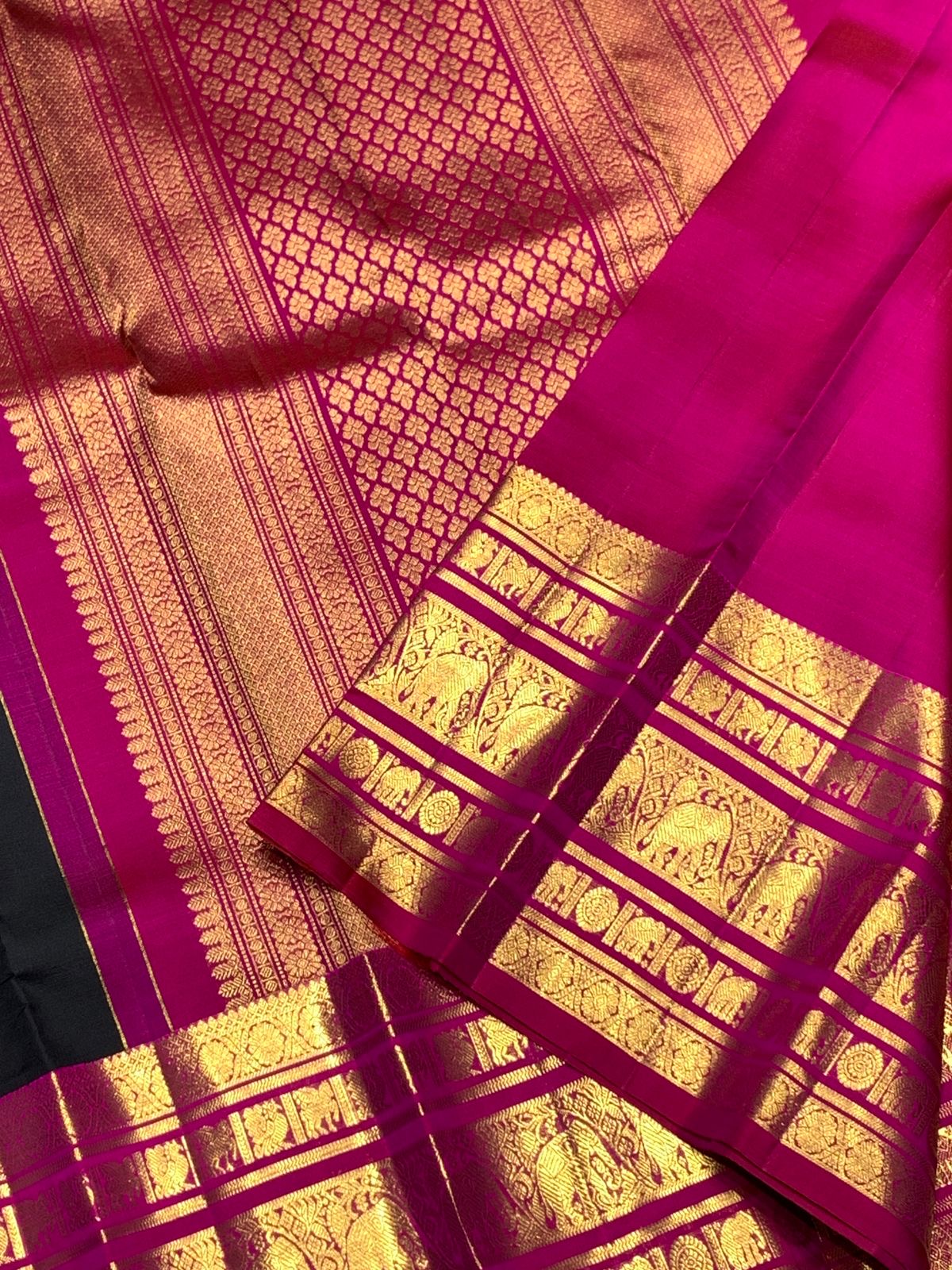 Classic Charcoal Black & Dark Pink 2gm Zari Kanchipuram Handloom Silk Saree SS25826