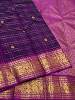 Load image into Gallery viewer, Classic Eminence Violet &amp; Fuchsia Pink 2gm Zari Vaira Oosi Elegance Kanchipuram Handloom Silk Saree SS25324
