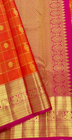 Load image into Gallery viewer, Classic Orange &amp; Rani Pink 2gm Zari Vaira Oosi Elegance Kanchipuram Handloom Silk Saree SS25268
