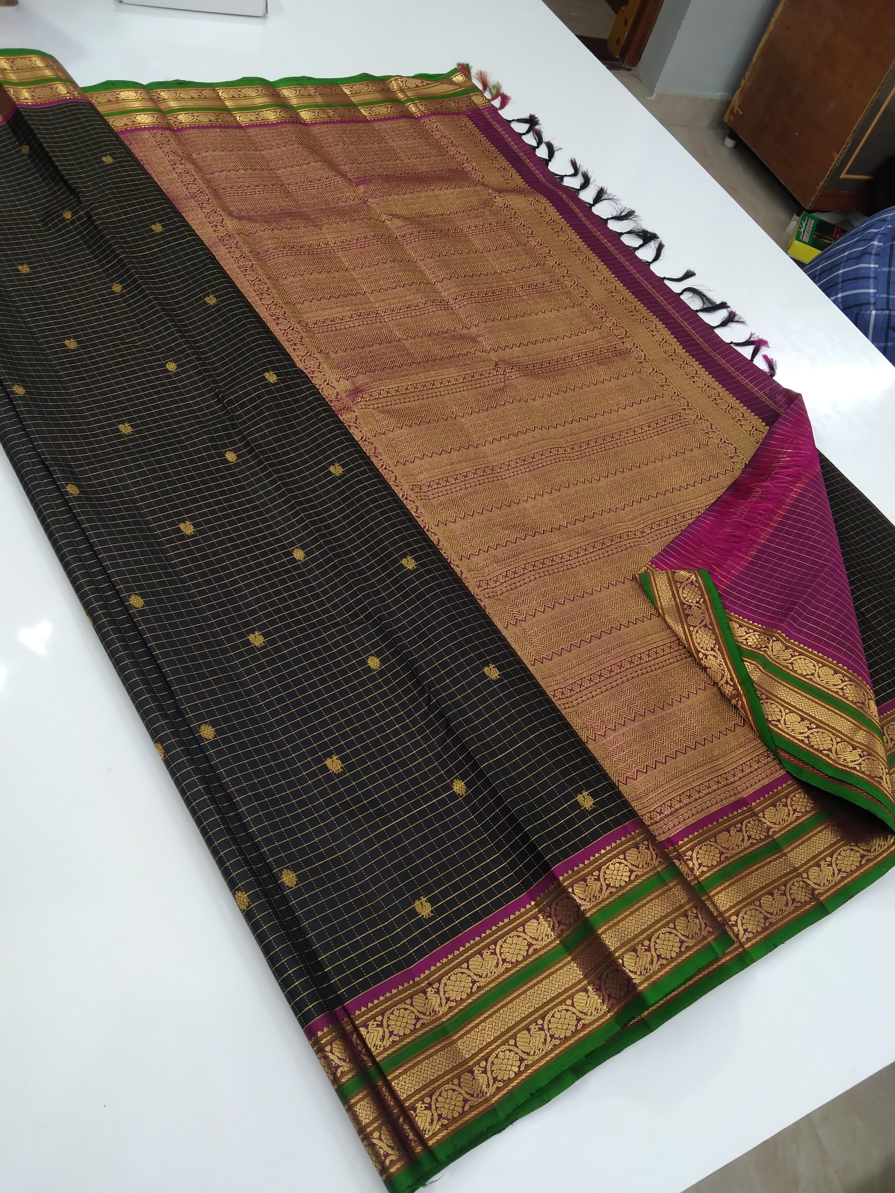 Charcoal Black & Wine Pink Elegance Kanchipuram Handloom Silk Saree SS24744