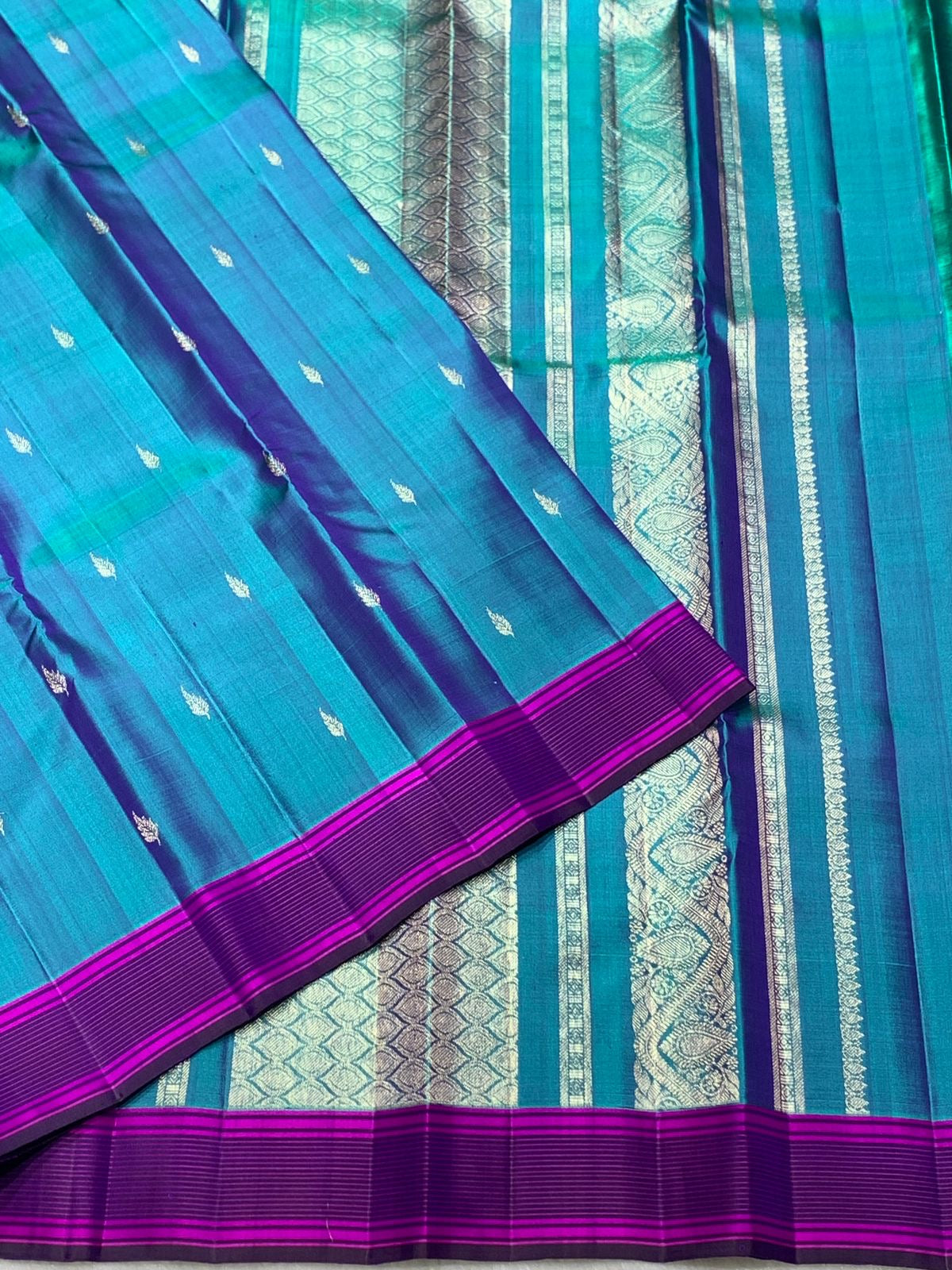 Classic Peacock Blue & Fuchsia Pink 2gm Zari Kanchipuram Handloom Silk Saree SS26502