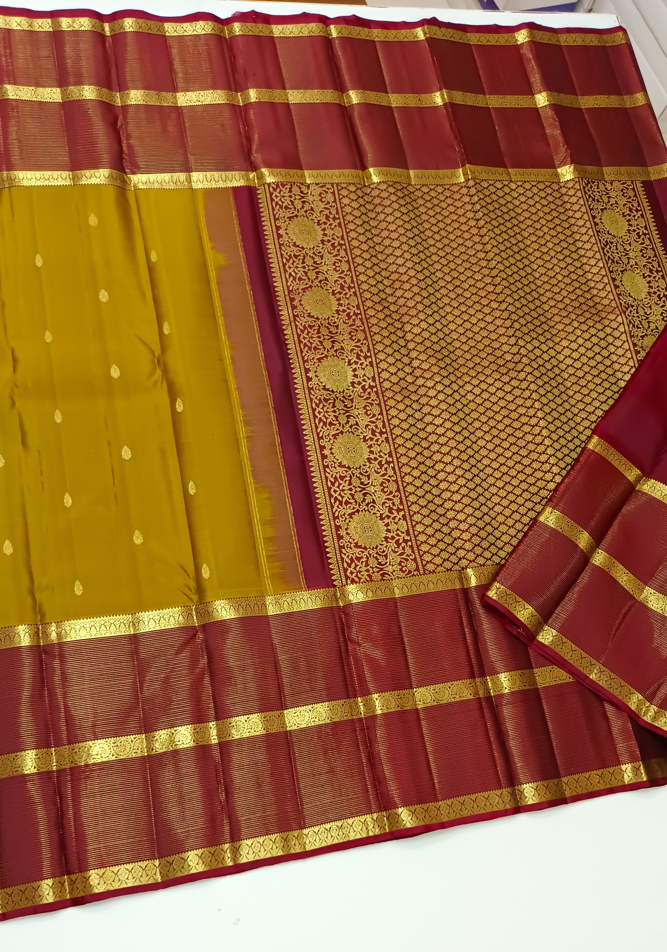 Classic Mustard & Maroon 2gm Zari Vaira Oosi Elegance Kanchipuram Handloom Silk Saree SS25336