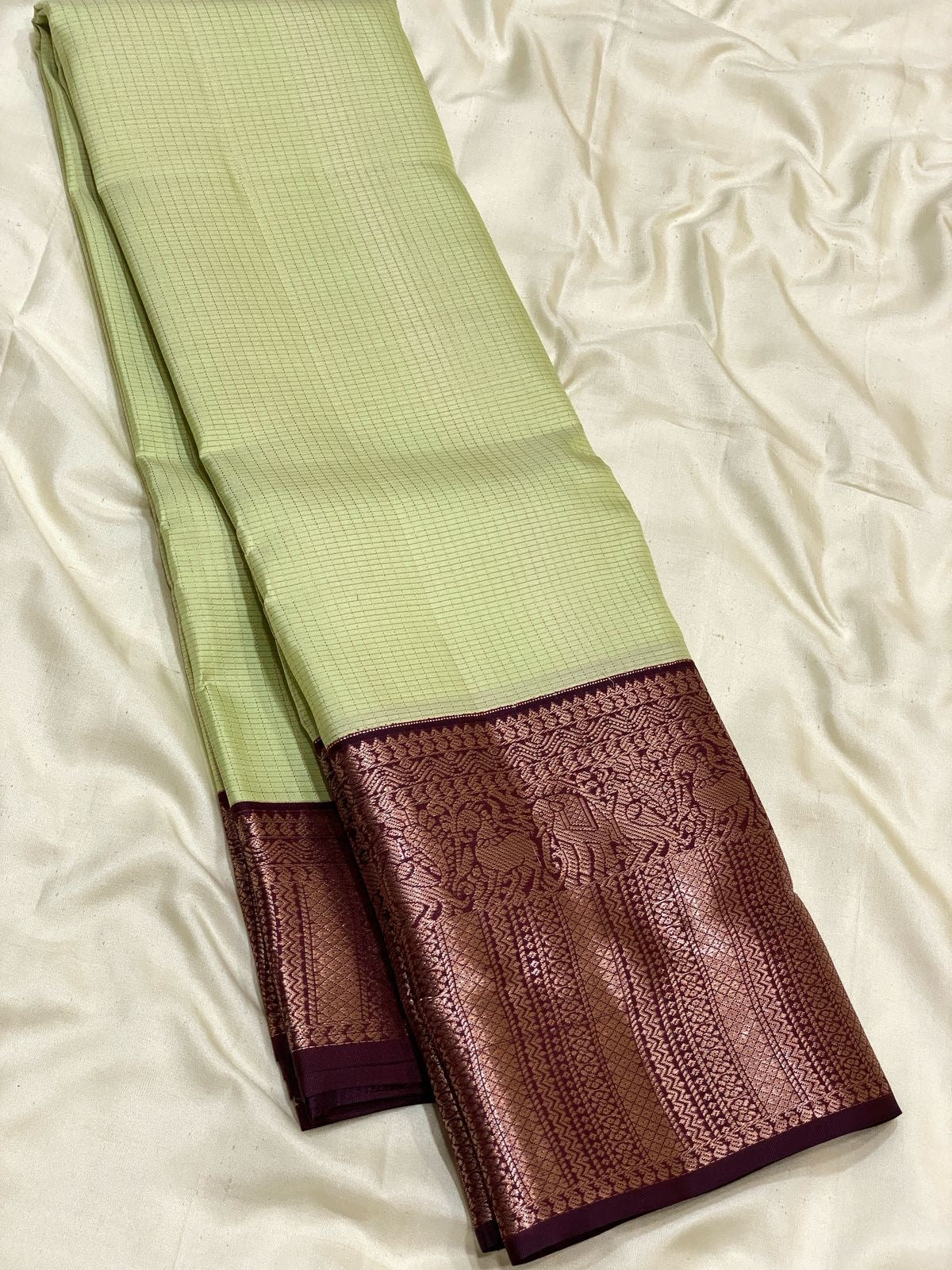 Classic Light Green & Mahogany Red 1gm Zari Vaira Oosi Checks Elegance Kanchipuram Handloom Silk Saree SS25497n