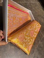 Load image into Gallery viewer, Classic Gold &amp; Pink Bridal Elegance Kanchipuram Handloom Silk Saree SS26893
