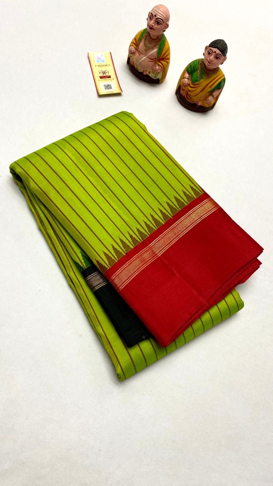 Classic Spring Green Chilli Red & Black Kanchipuram Handloom Silk Saree SS25847